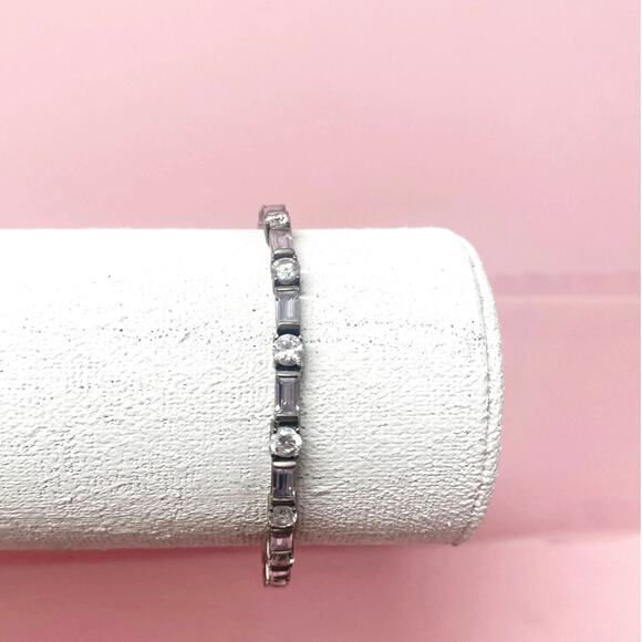 Vintage Sterling Silver Bracelet Round and Baguette Cubic Zirconia Crystals - Picture 7 of 7